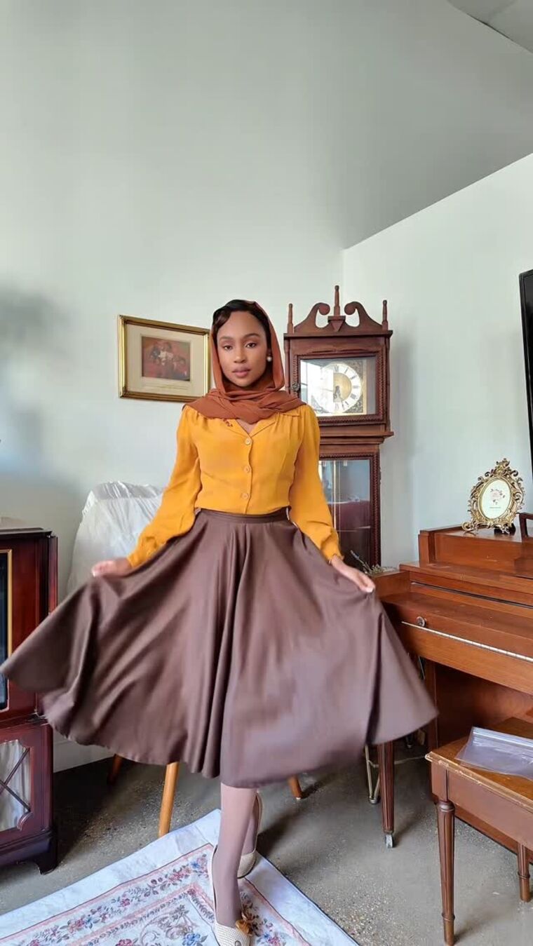Mustard and full brown skirt